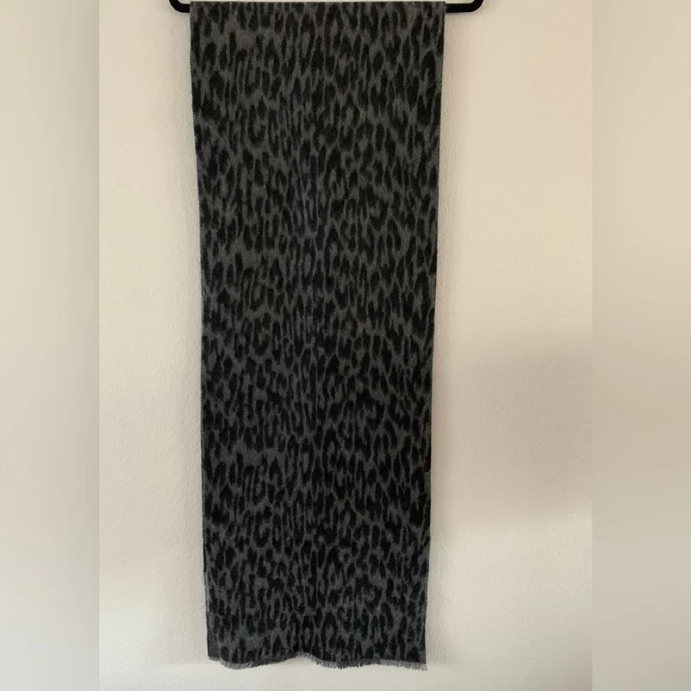 CASHMERES Double Sided Scarf Animal Plaid Print